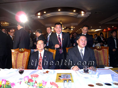 天基權釋延豹受泰國國務(wù)院副總理接見(jiàn)