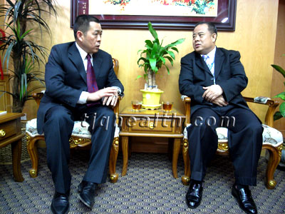 天基權釋延豹受泰國國務(wù)院副總理接見(jiàn)