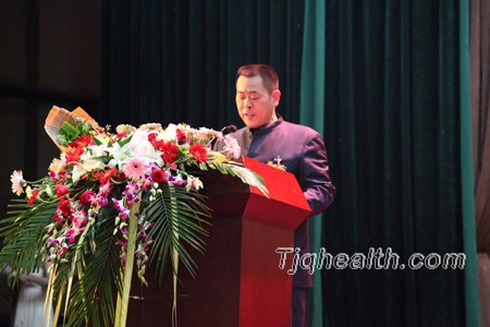 天基權集團董事長(cháng)釋延豹為大會(huì )致辭